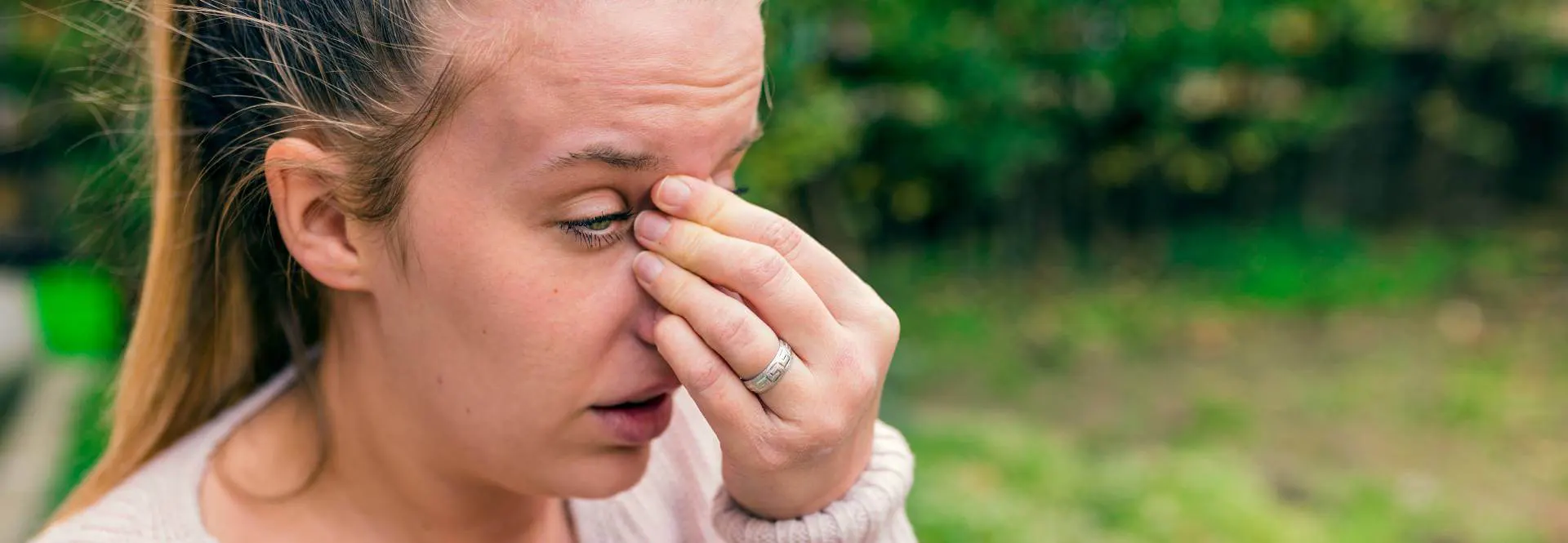 O que pode causar dor de cabeça frontal?