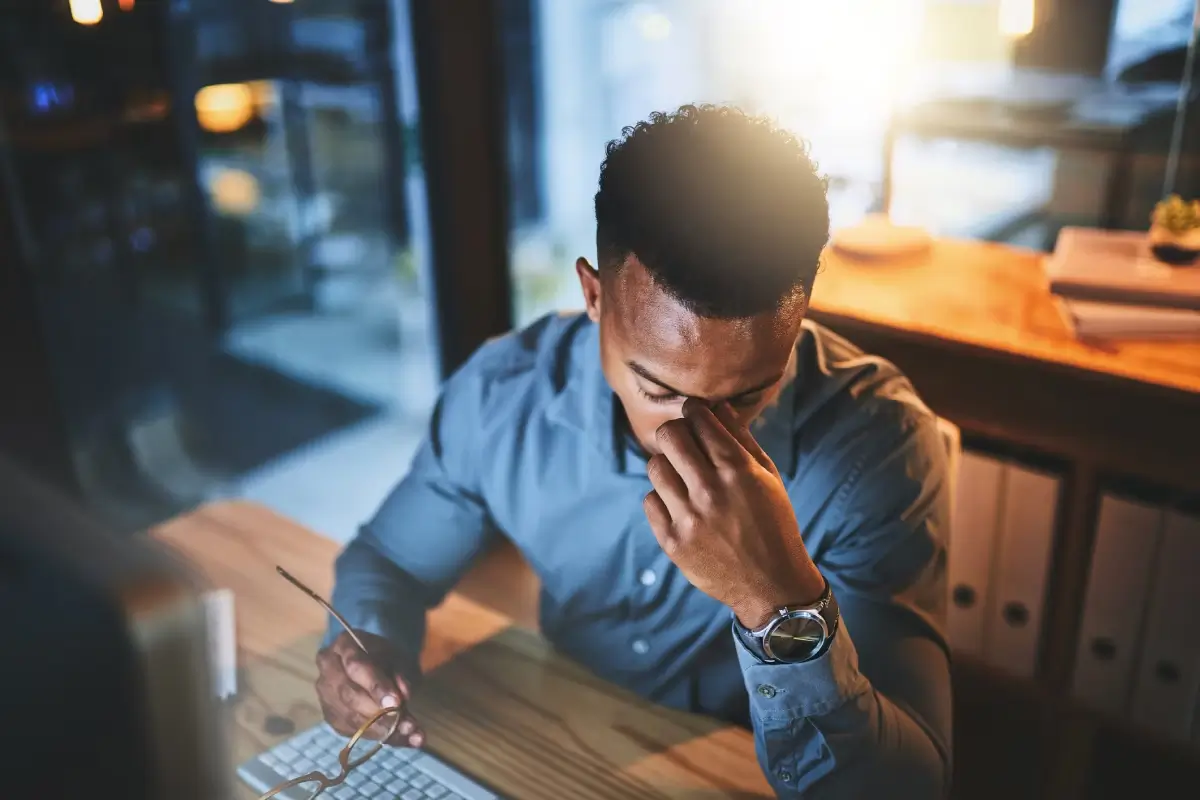 Se você já se perguntou "como saber se tenho enxaqueca?", provavelmente convive com dores fortes de cabeça. Procure ajuda médica para ter um diagnóstico preciso.