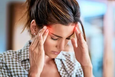 Tudo o que você precisa saber sobre a dor de cabeça tensional: possíveis causas, como aliviar e como evitar.